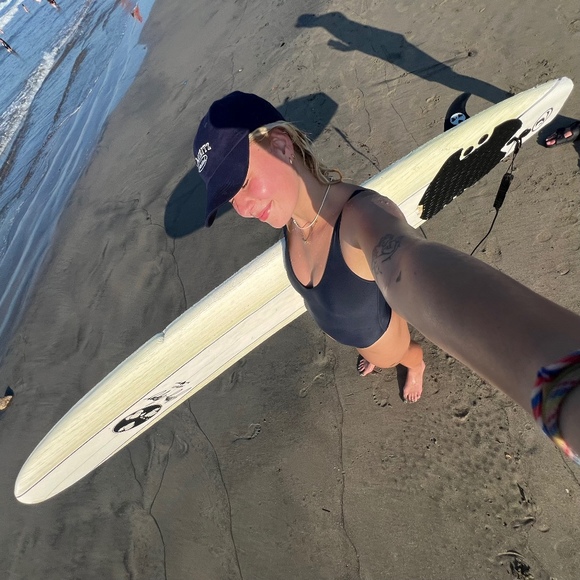 Meet your Posher, Amanda - Picture 1 of 1